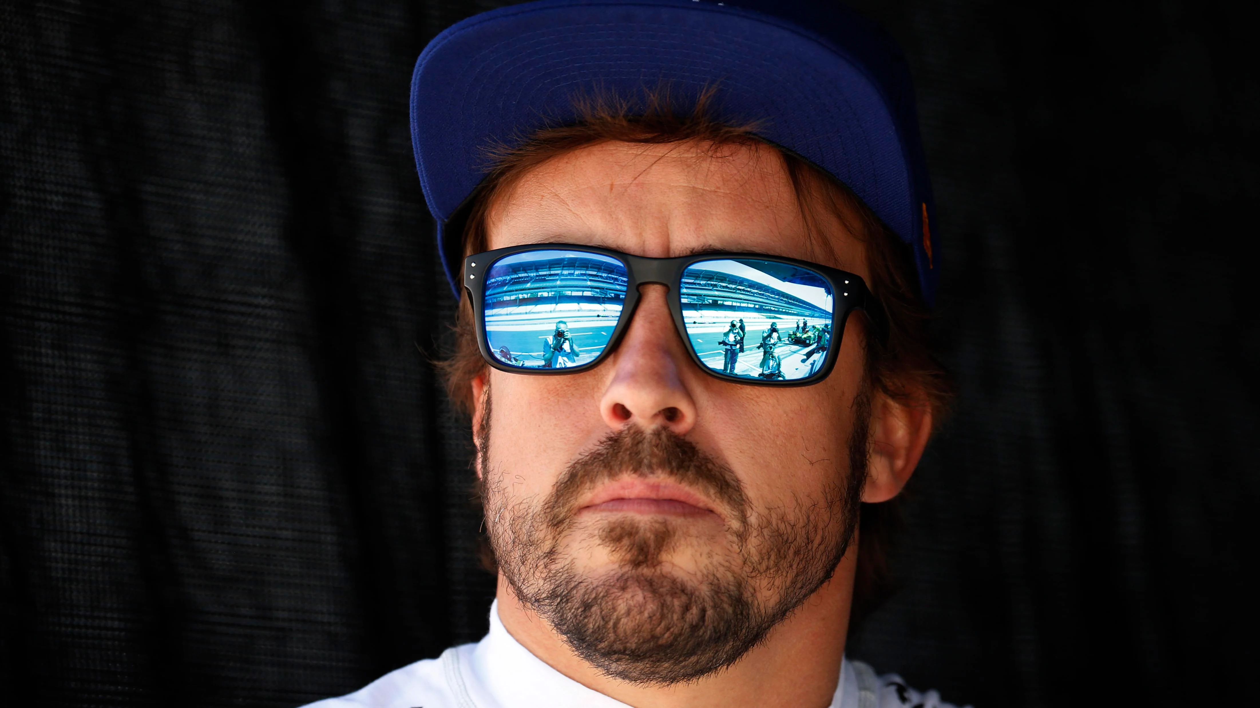 Fernando Alonso, pensativo en Indianápolis