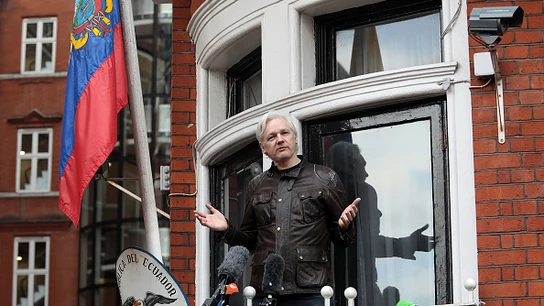 Julian Assange en la Embajada de Ecuador Julian Assange en la Embajada de Ecuador