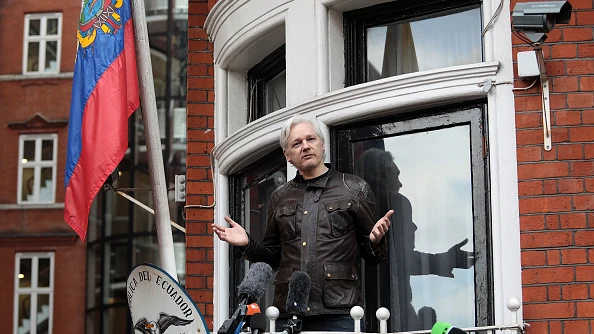 Julian Assange en la Embajada de Ecuador