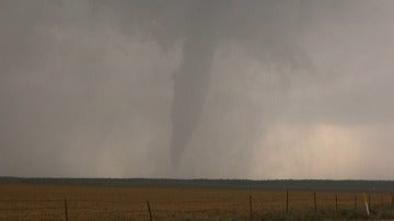 Dos tornados en Ocklahoma y Wisconsin dejan dos muertos