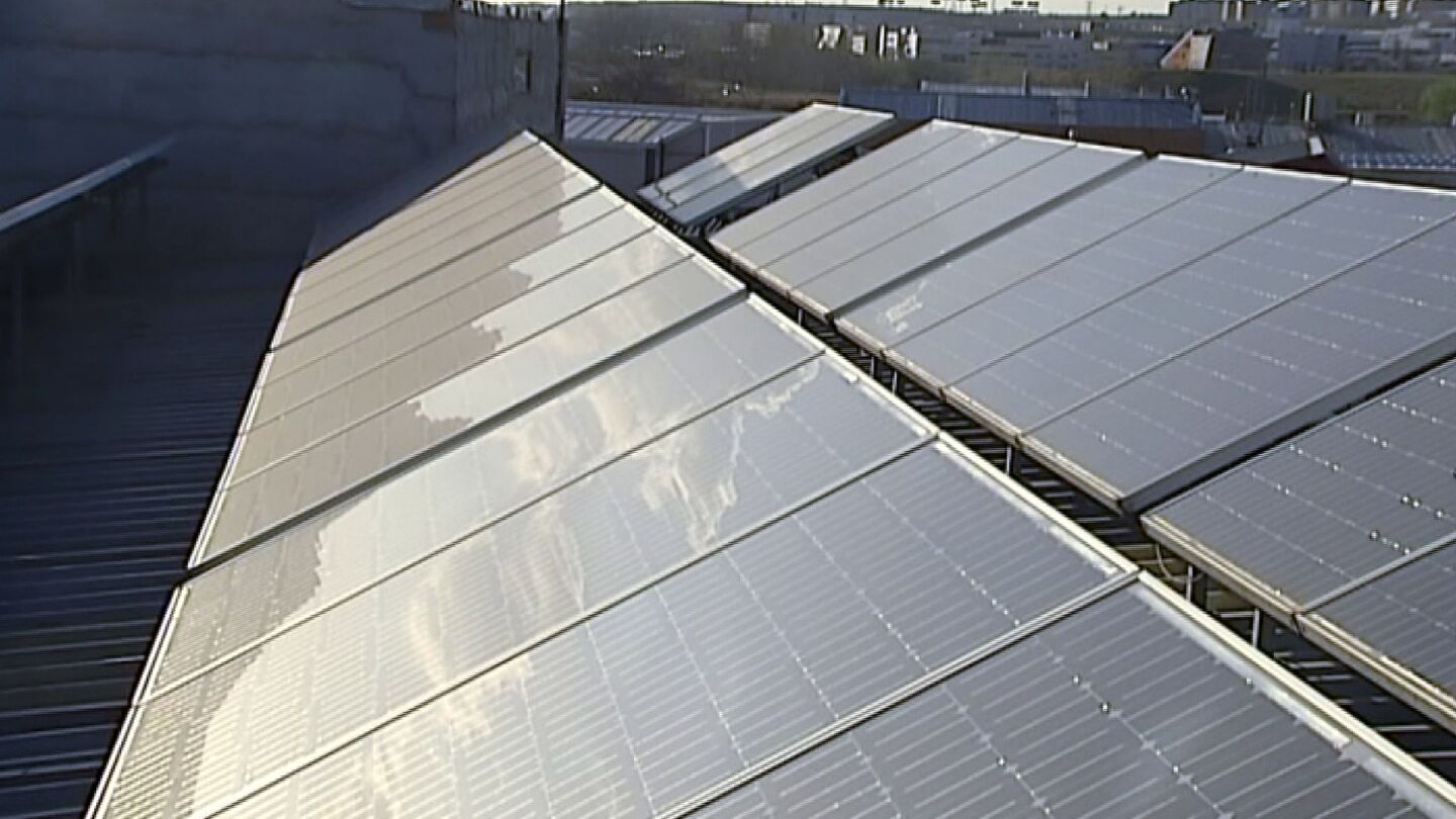 Imagen de placas solares para autoconsumo el&eacute;ctrico
