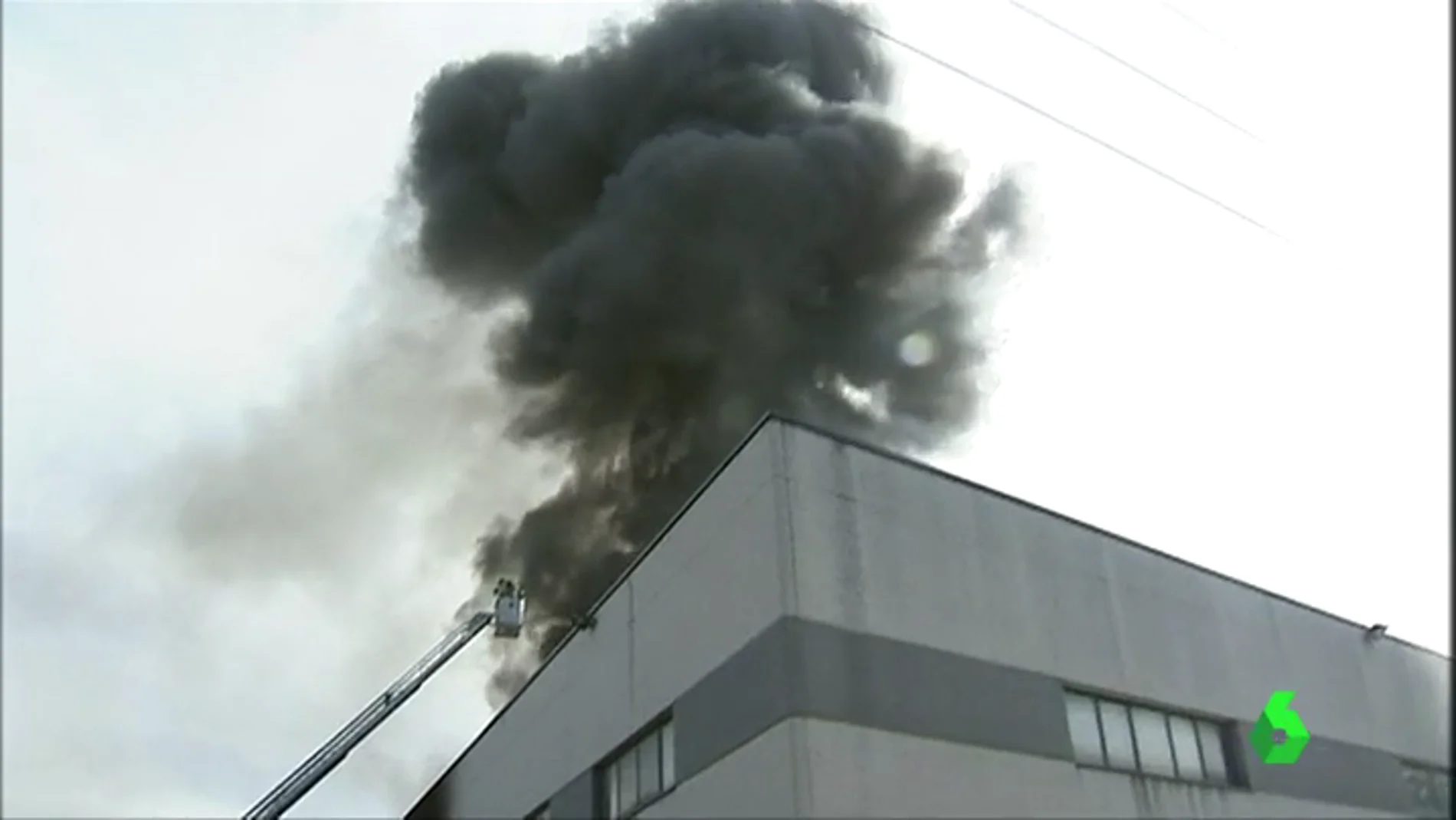 Incendio en una planta de reciclaje en Amorebierta, Vizcaya
