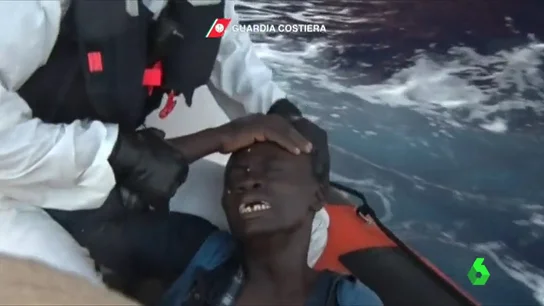 Migrante rescatado por la Guardia Costiera Migrante rescatado por la Guardia Costiera