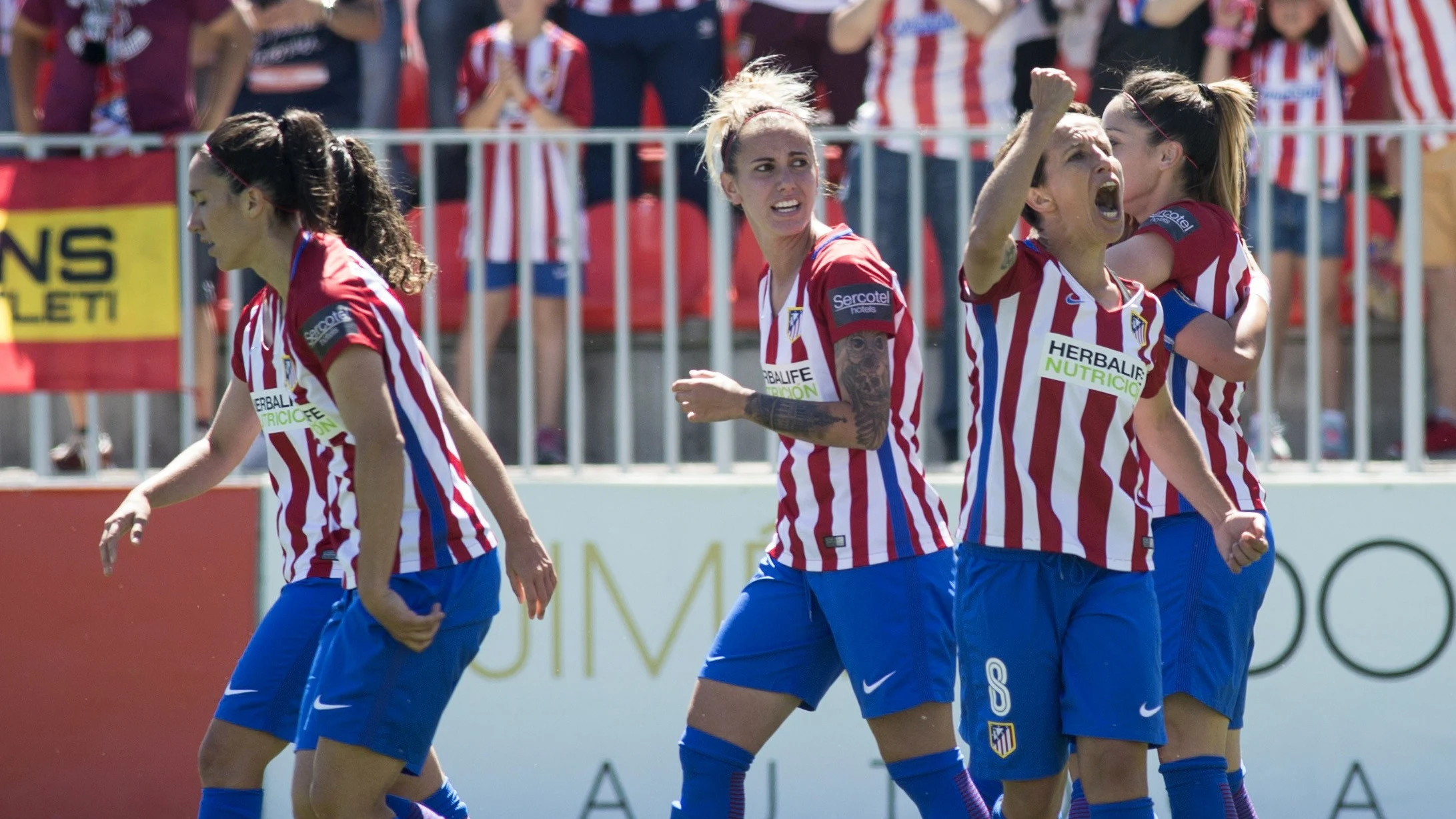 El Atlético de Madrid celebra uno de los goles decisivos por la Liga