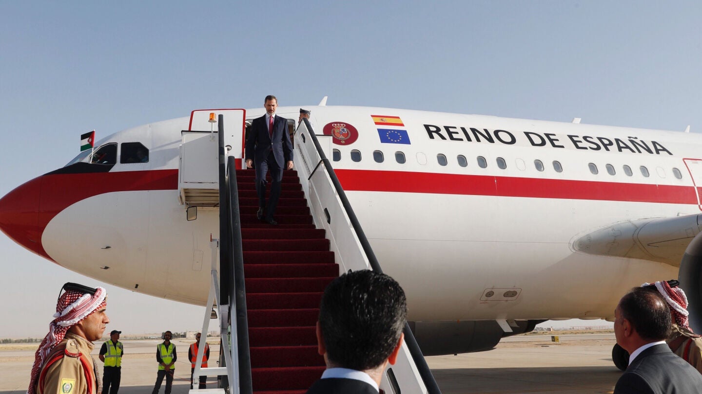 El rey Felipe VI a su llegada a Amm&aacute;n