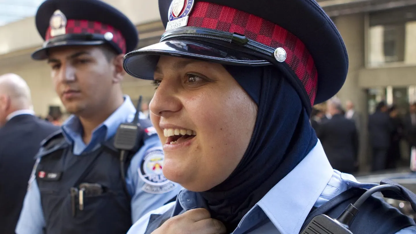 Agente canadiense con velo Agente canadiense con velo