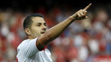 Vitolo celebra un gol