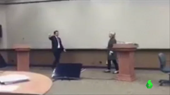 Un vídeo del ensayo de Clinton del debate frente a Trump en 2016 Un vídeo del ensayo de Clinton del debate frente a Trump en 2016