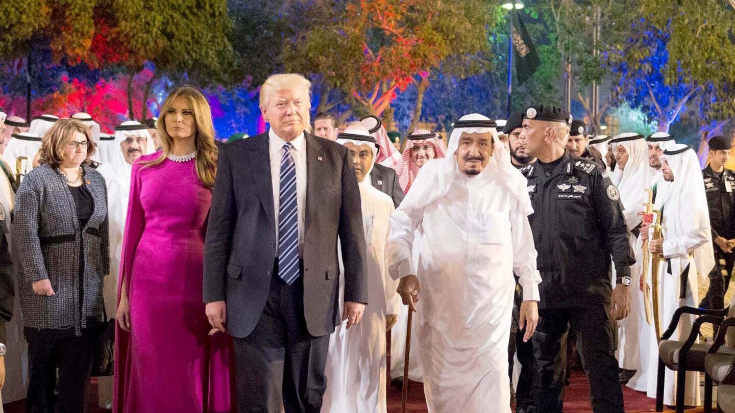 Donald Trump y Melania en su visita a Arabia Saud&iacute;
