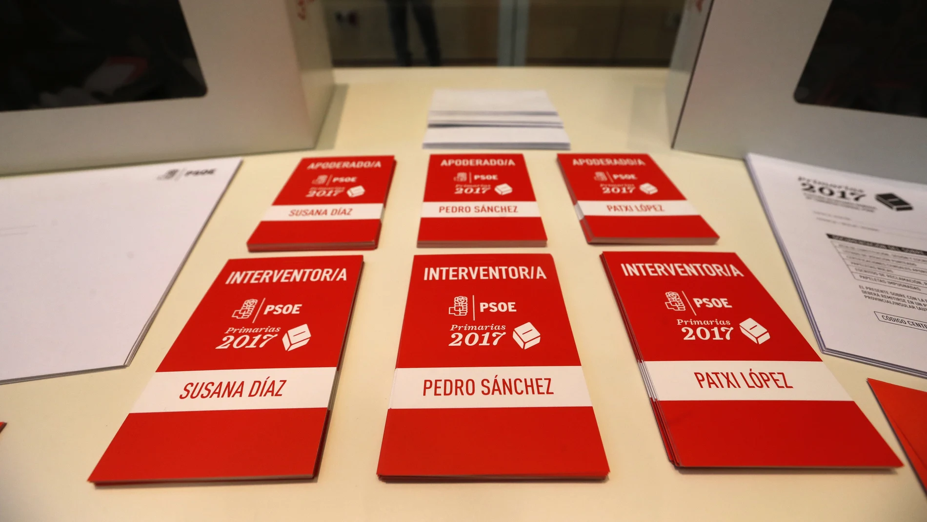 Preparativos en la sede del PSOE en Ferraz para la jornada electoral 
