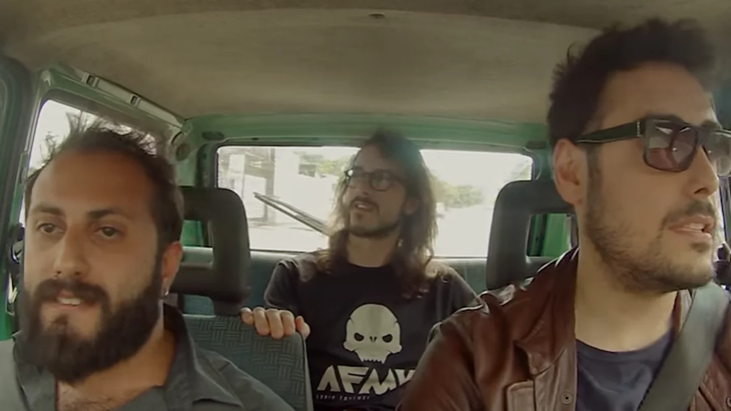 Tres amigos cantando 'Despacito' Tres amigos cantando 'Despacito'