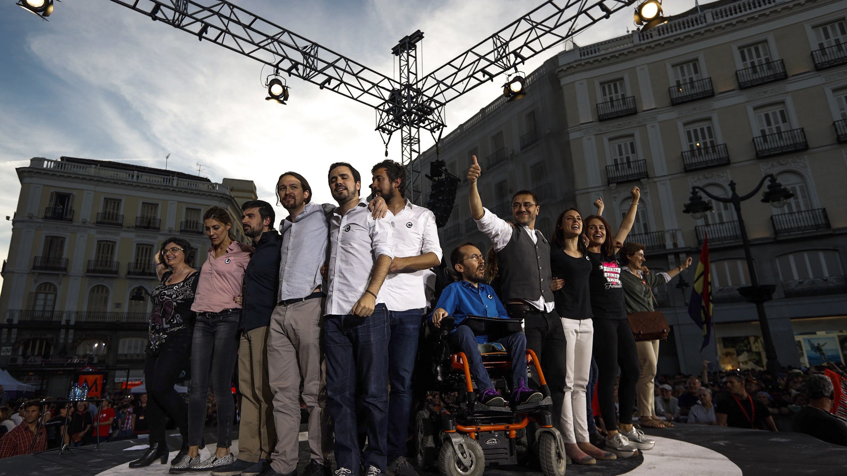 Concentración de Podemos a favor de la moción de censura contra Rajoy