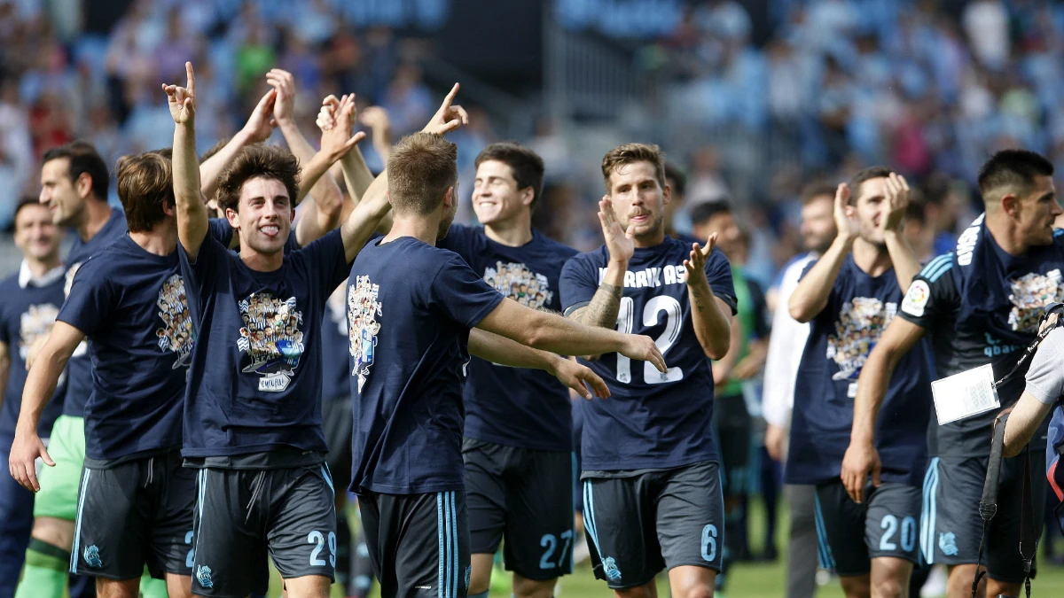 Los jugadores de la Real Sociedad celebran un triunfo