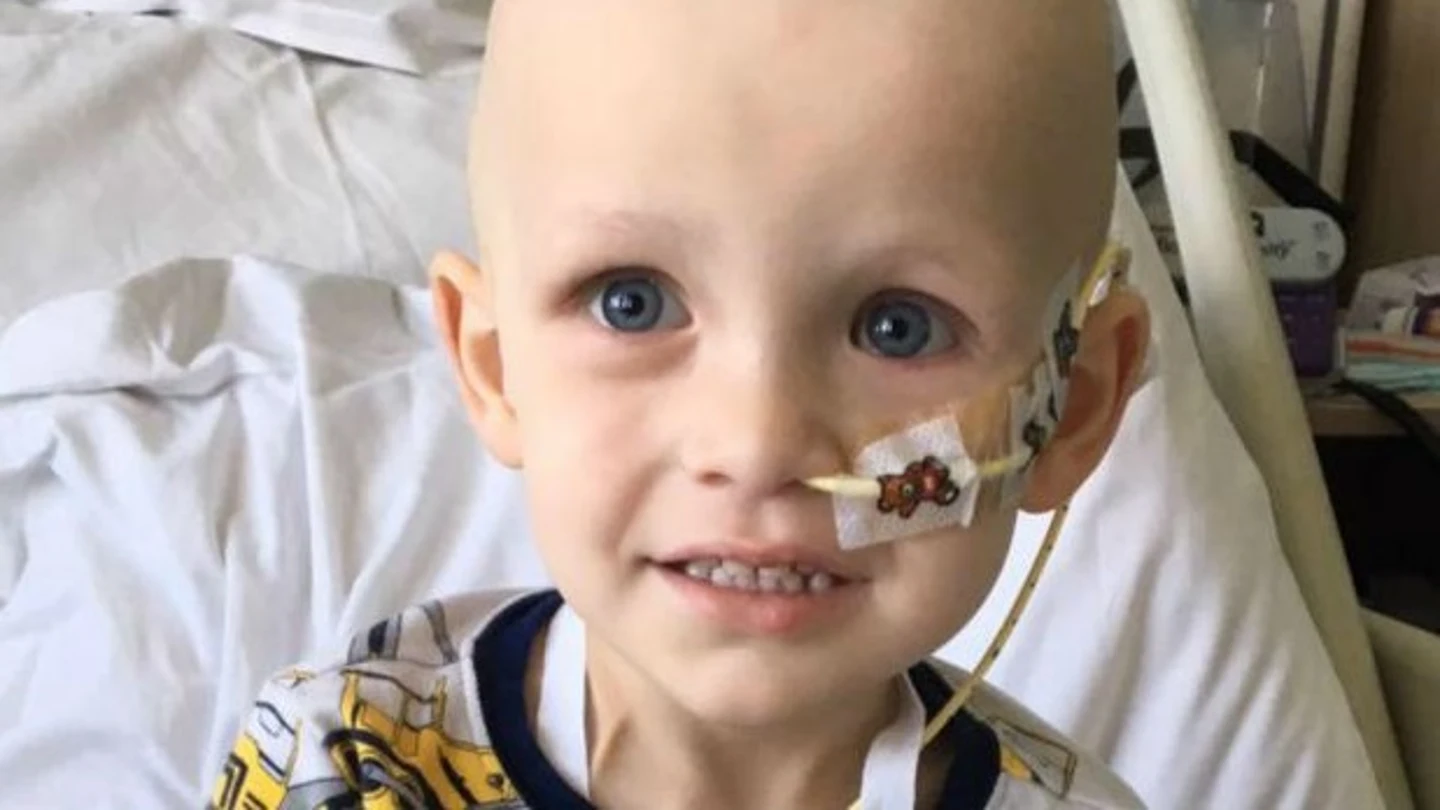 Una familia inicia una campaña para pagar un tratamiento que podría salvar la vida de su hijo de 19 meses Una familia inicia una campaña para pagar un tratamiento que podría salvar la vida de su hijo de 19 meses