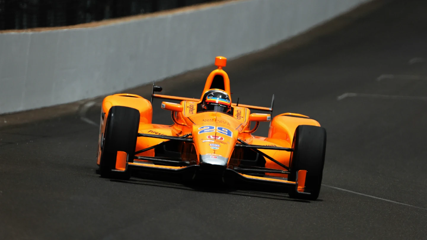 Fernando Alonso rueda en el óvalo de Indianápolis Fernando Alonso rueda en el óvalo de Indianápolis