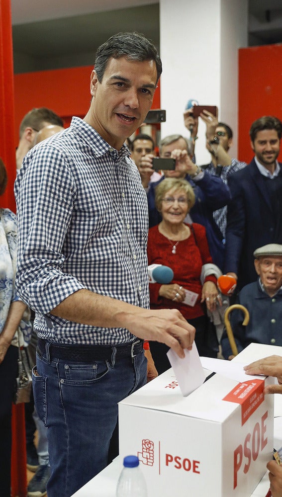 Pedro Sánchez vota en Pozuelo, Madrid
