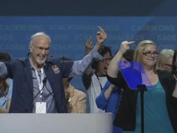 La 'peineta' del Partido Demócrata a Donald Trump La 'peineta' del Partido Demócrata a Donald Trump