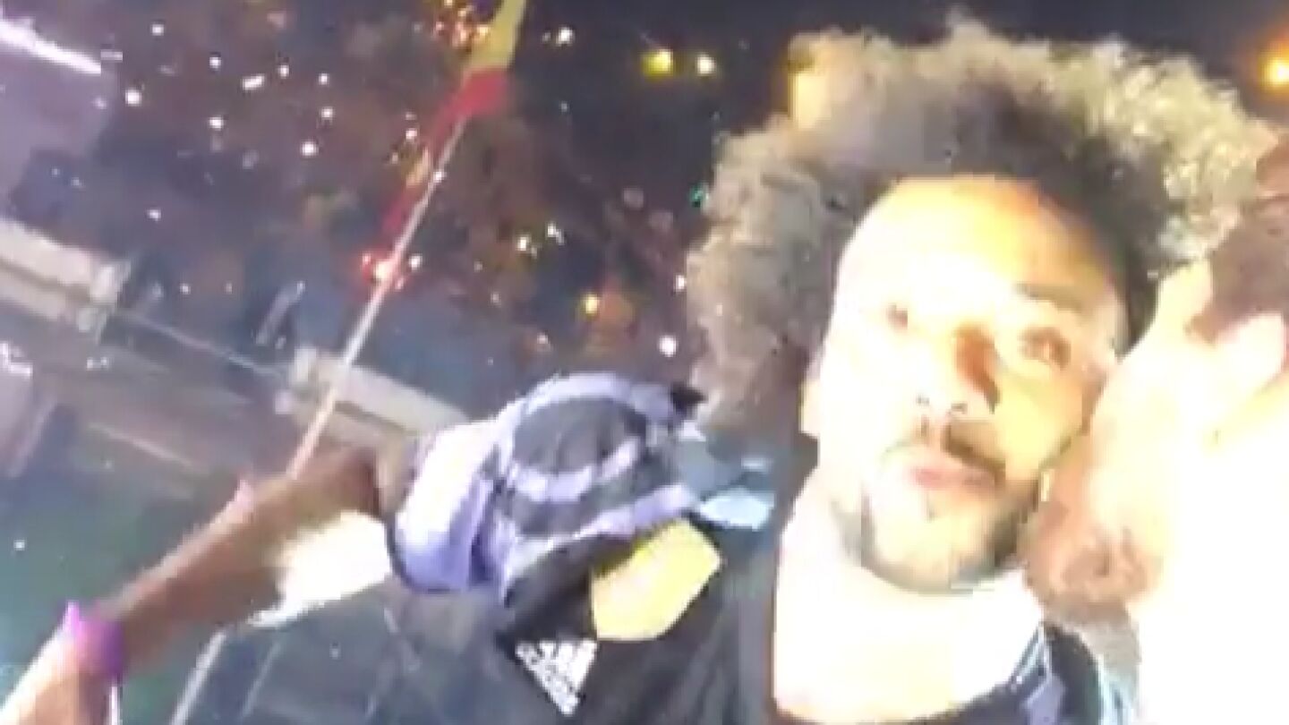 Sergio Ramos besa a Marcelo