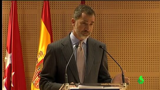 Frame 23.821769 de: rey elogia a su madre