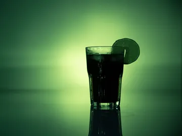 Enfatizar la presencia de la bebida energética aumentó la intoxicación alcohólica. Enfatizar la presencia de la bebida energética aumentó la intoxicación alcohólica.