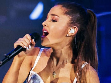 Fotografía de archivo de la cantante estadounidense Ariana Grande Fotografía de archivo de la cantante estadounidense Ariana Grande