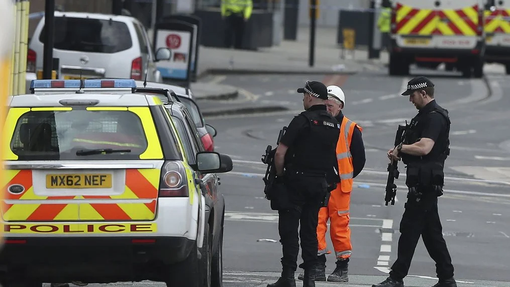 Dispositivo policial en torno al Manchester Arena