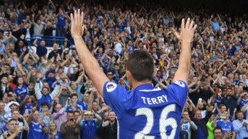 John Terry, despidiéndose de los aficionados del Chelsea