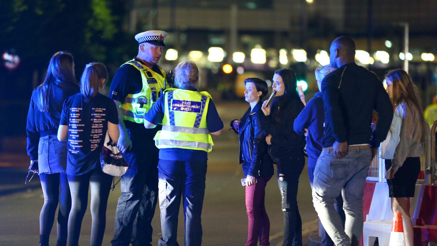Nerviosismo dentro y fuera del Manchester Arena