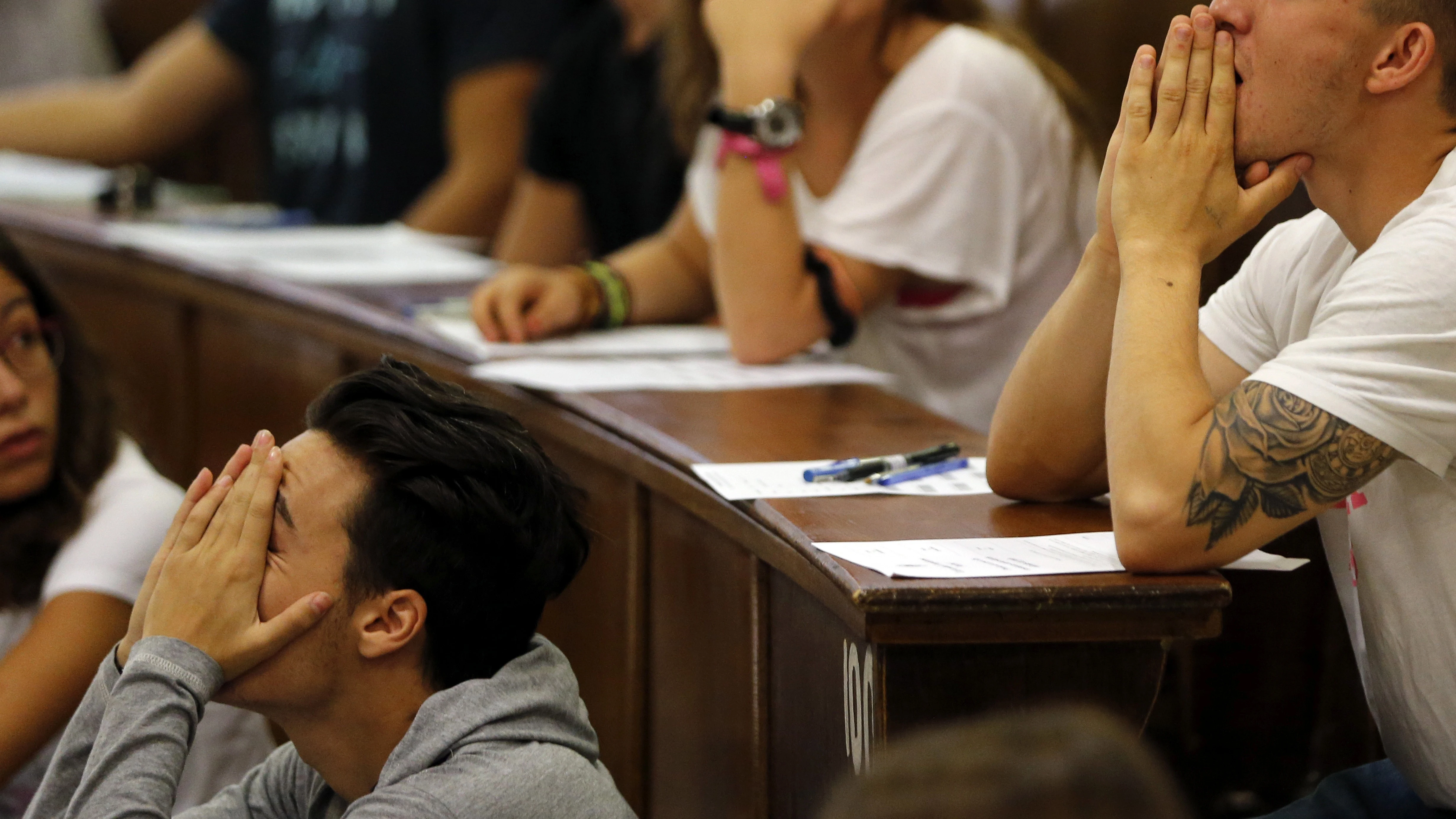 Alumnos en un aula Alumnos en un aula