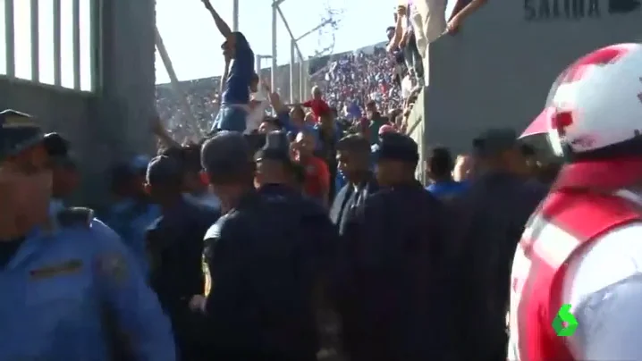 Estampida en un estadio de Honduras