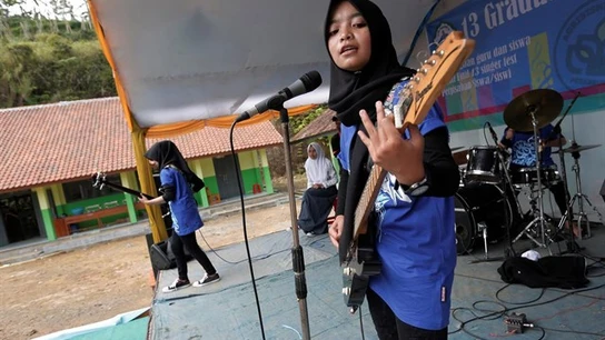 Una banda de heavy musulmana y femenina de Indonesia desafía todos los estereotipos Una banda de heavy musulmana y femenina de Indonesia desafía todos los estereotipos
