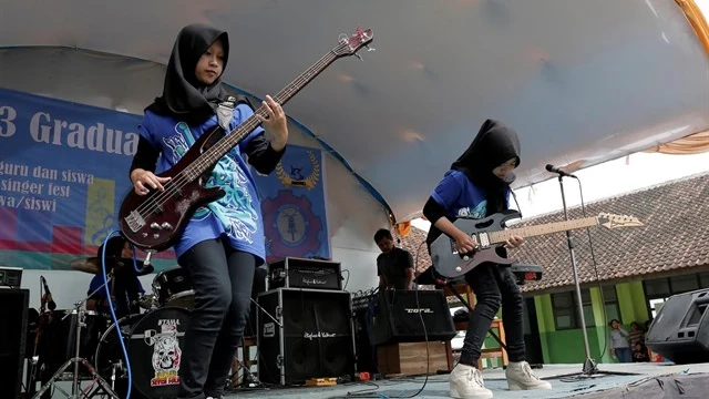 Una banda de heavy musulmana y femenina de Indonesia desafía todos los estereotipos