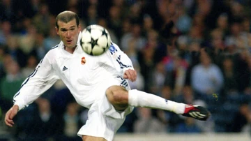 Zidane marca uno de los mejores goles de las finales de la Champions para darle la novena al Real Madrid