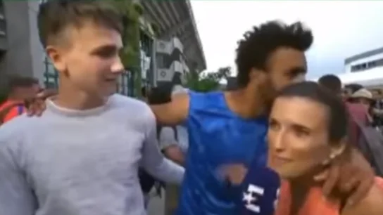 El tenista Hamou, acosando a una periodista El tenista Hamou, acosando a una periodista
