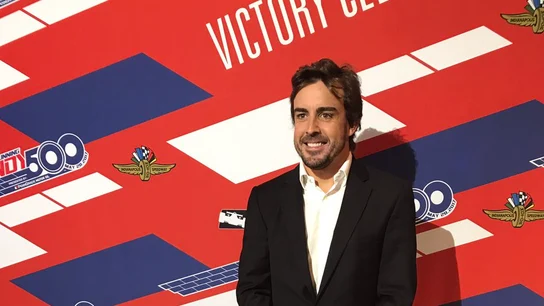 Fernando Alonso, sonriente en la gala de la Indy 500 Fernando Alonso, sonriente en la gala de la Indy 500
