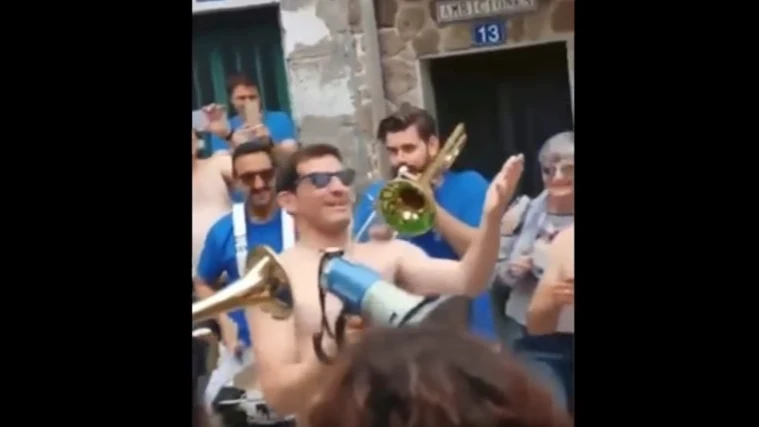 Iker Casillas, disfrutando de las fiestas de su pueblo en Ávila