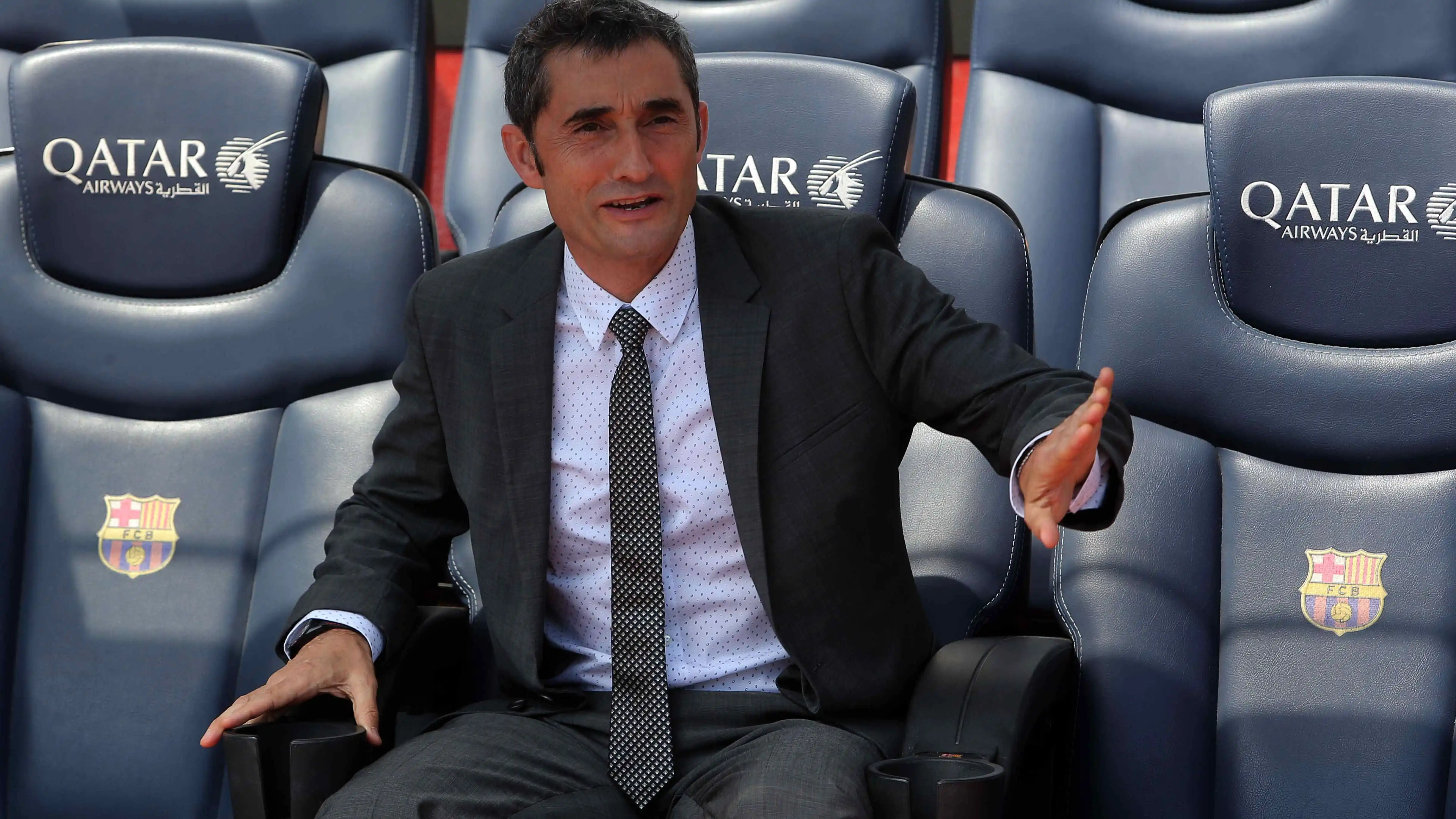 Ernesto Valverde se sienta por primera vez en el banquillo del Barça