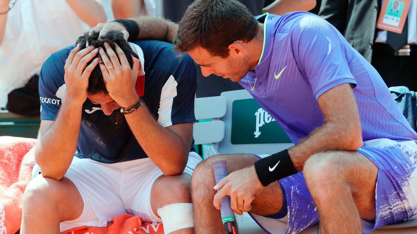 Del Potro consuela a Almagro tras su lesi&oacute;n
