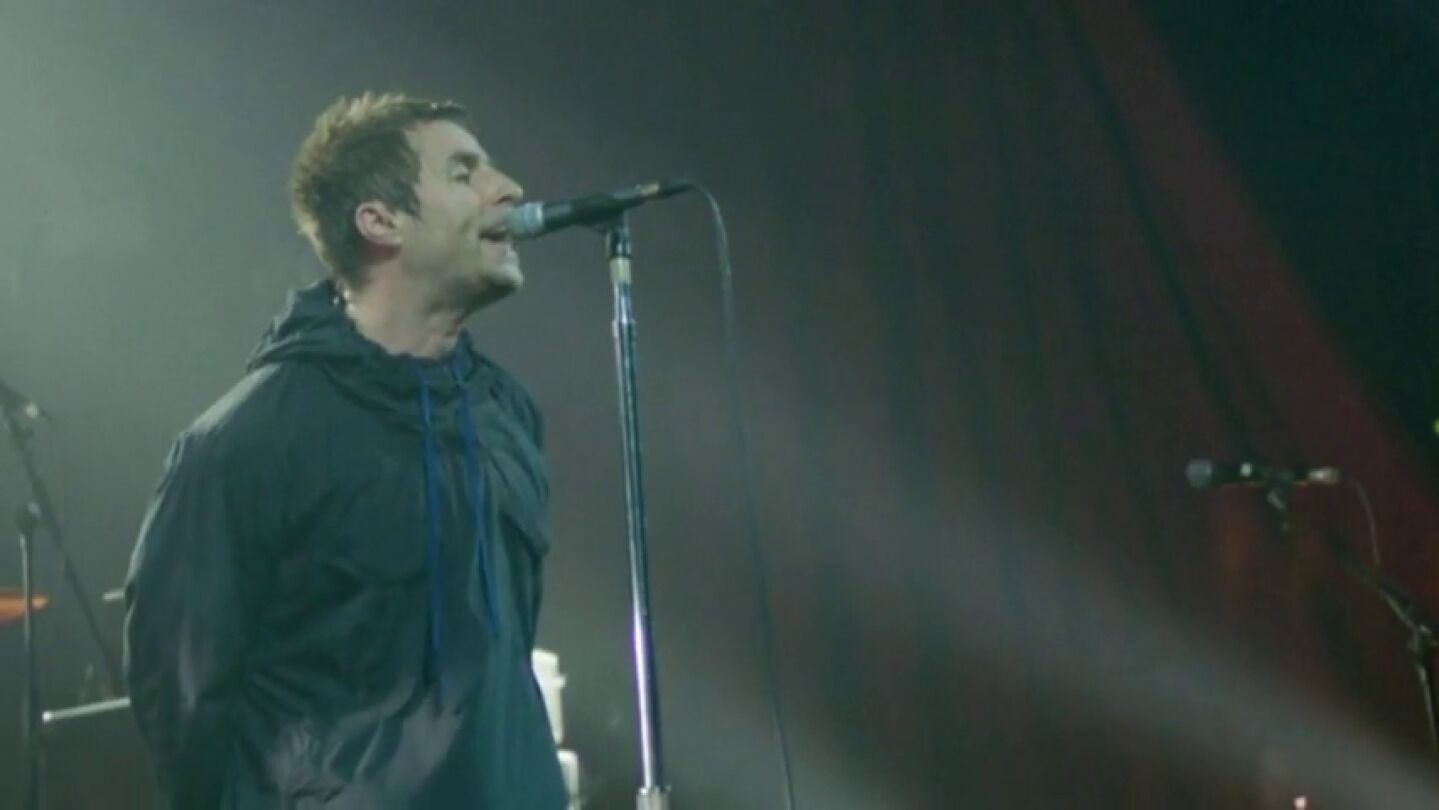 Frame 4.653063 de: Liam Gallagher homenajea a las v&iacute;ctimas del atentado de M&aacute;nchester a ritmo de los cl&aacute;sicos de 'Oasis'
