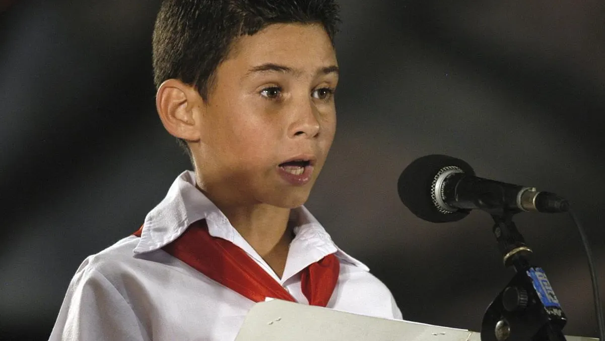  Elián González participando en un debate en La Habana