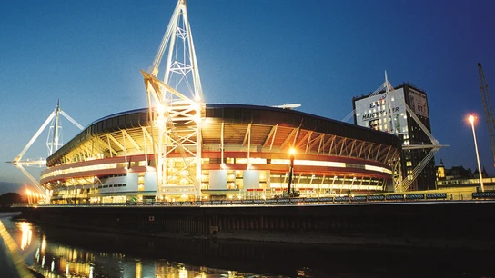 El Millennium Stadium, desde fuera El Millennium Stadium, desde fuera