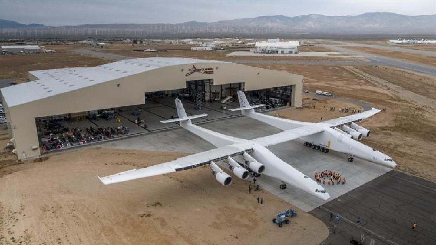 La presentaci&oacute;n de la aeronave Stratolaunch, el avi&oacute;n m&aacute;s grande del mundo