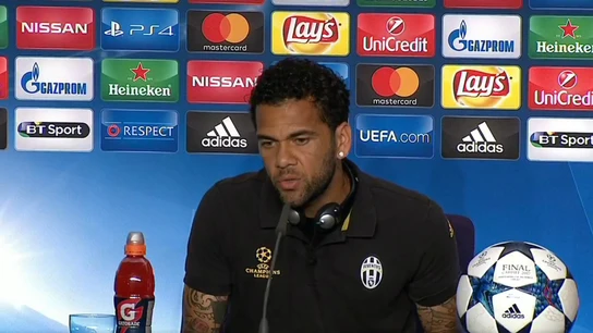 Dani Alves, en rueda de prensa Dani Alves, en rueda de prensa