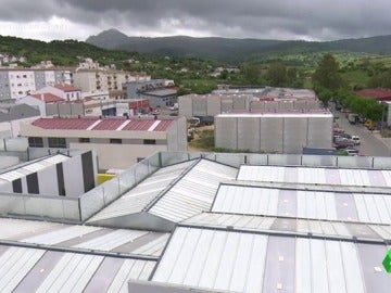 Prohibido grabar, control en los horarios de la basura, acuerdos de confidencialidad… así lucha Ubrique contra las falsificaciones Prohibido grabar, control en los horarios de la basura, acuerdos de confidencialidad… así lucha Ubrique contra las falsificaciones