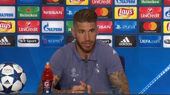 Sergio Ramos, compareciendo ante los medios de comunicación Sergio Ramos, compareciendo ante los medios de comunicación