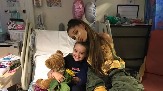 Ariana Grande visita en el hospital a víctimas del atentado en Manchester Ariana Grande visita en el hospital a víctimas del atentado en Manchester