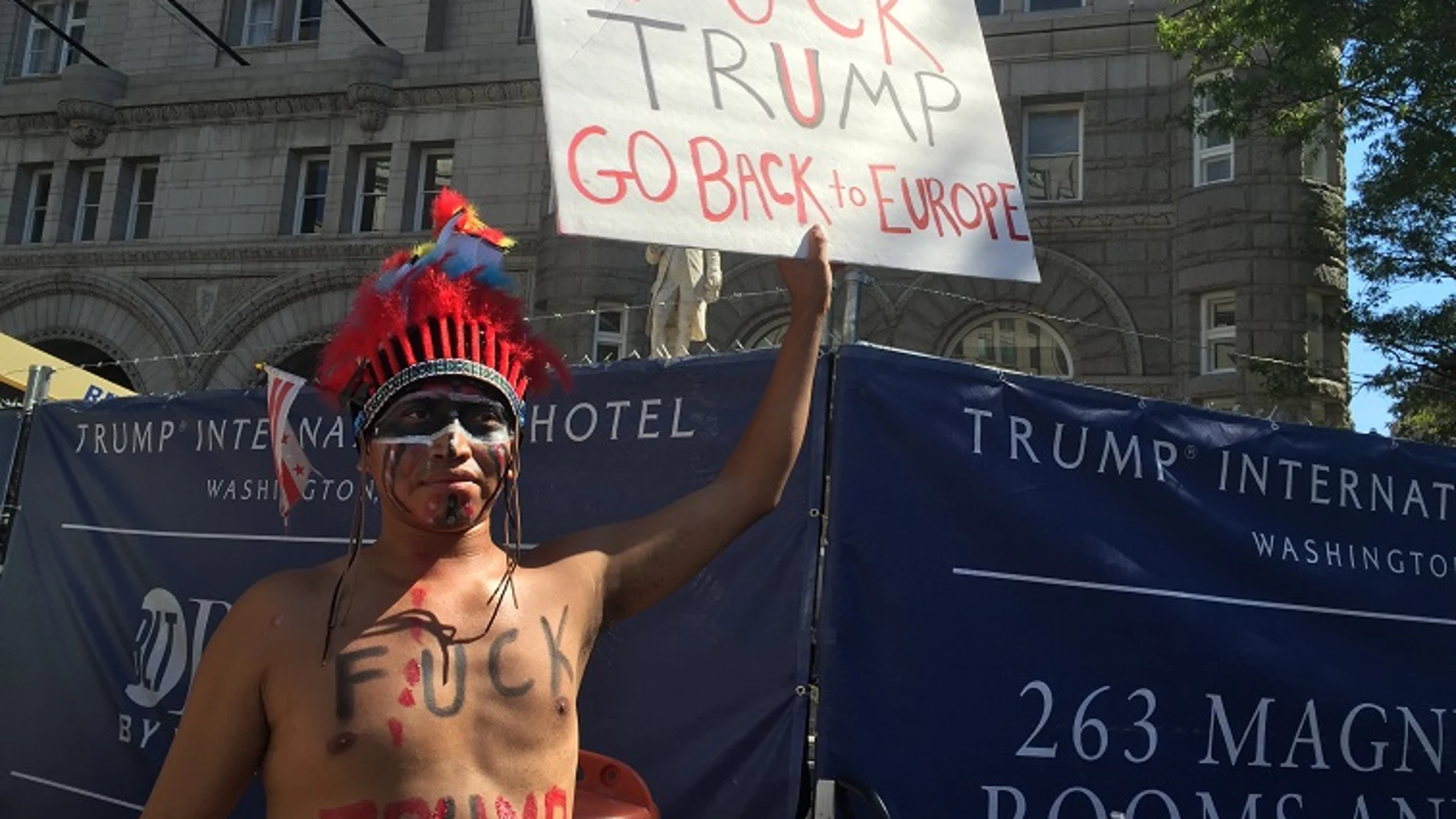 Cientos de personas marchan en EE.UU. para pedir una investigación contra Trump