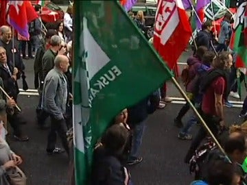 Unos 500 trabajadores sanitarios denuncian la privatización de la sanidad vasca Unos 500 trabajadores sanitarios denuncian la privatización de la sanidad vasca