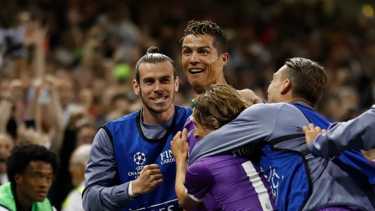La plantilla del Real Madrid celebrando un gol La plantilla del Real Madrid celebrando un gol