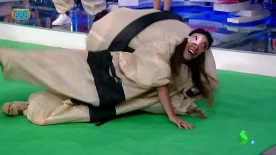 Con la técnica de la croqueta, así sobreviven los sumos de Zapeando al Juego de la SemAnna Con la técnica de la croqueta, así sobreviven los sumos de Zapeando al Juego de la SemAnna